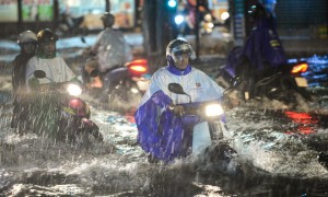 Sẵn sàng sơ tán người khi áp thấp mạnh thành bão ập vào Sài Gòn