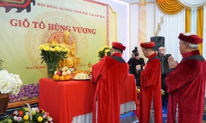 NGƯỜI VIỆT TẠI LB NGA TỔ CHỨC GIỖ TỔ HÙNG VƯƠNG