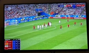 RONALDO ĐÁ HỎNG PHẠT ĐỀN, BỒ ĐÀO NHA THOÁT THUA TRƯỚC IRAN