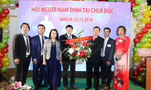 ALBUM: HỘI NGƯỜI NAM ĐỊNH CHLB ĐỨC MỪNG MÙA GIÁNG SINH TRAO QUÀ CHO CÁC CHÁU THIẾU NHI