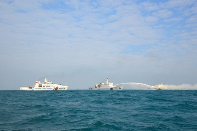 VIỆT NAM THEO DÕI SÁT TÀU HẢI DƯƠNG ĐỊA CHẤT 4 CỦA TRUNG QUỐC Ở BIỂN ĐÔNG