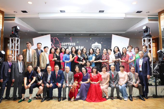 GẶP MẶT LAO ĐỘNG HỢP TÁC VIỆT NAM-ĐỨC: ´35 NĂM-MỘT THỜI ĐỂ NHỚ´