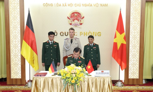 Việt Nam và CHLB Đức ký Thỏa thuận về hợp tác quốc phòng
