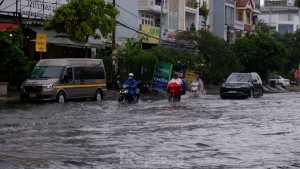 Áp thấp nhiệt đới mạnh lên thành bão, TPHCM và Nam bộ sắp mưa to