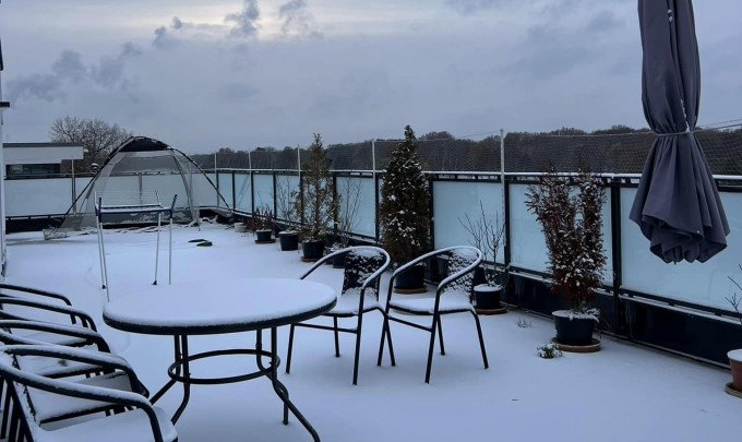 TIN S.ỐC THỜI TIẾT: Bão tuyết, mưa đá giữa mùa hè tại Sipplingen, Baden-Württemberg, Đức.