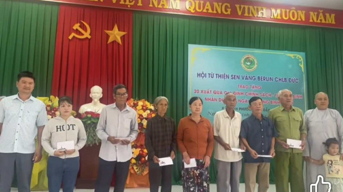 HỘI TỪ THIỆN SENVANG BERLIN: Trao quà tri ân các gia đình nhân dịp ngày Thương binh Liệt sỹ 27/7