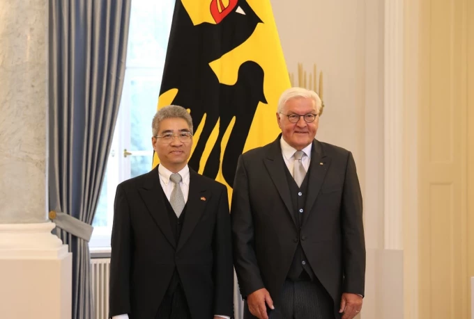 THƯ CHÚC MỪNG CỦA LIÊN HIỆP HỘI NGƯỜI VIỆT NAM TẠI CHLB ĐỨC TỚI NGÀI ĐẠI SỨ NGUYỄN ĐẮC THÀNH