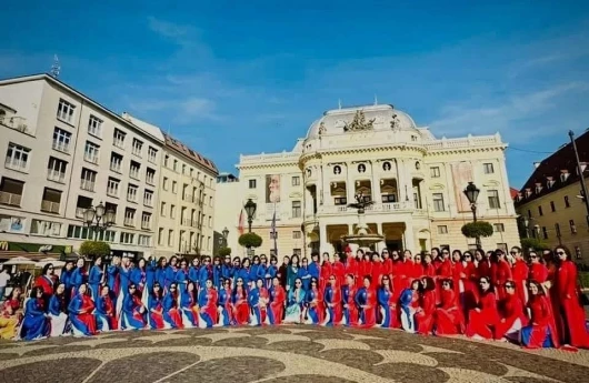 Từ châu Âu, phụ nữ Việt Nam lan tỏa tinh thần 80 năm Quốc khánh