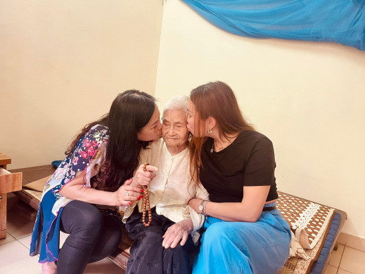 MẸ: Người thương ta vô điều kiện