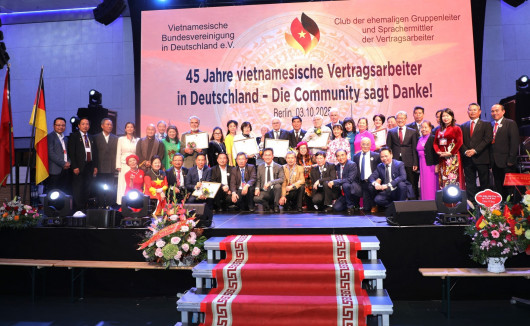 THƯ CÁM ƠN CỦA CLB: Nguyên cán bộ đội và phiên dich HTLĐ thời DDR