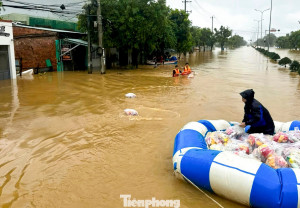 TIN QUÊ HƯƠNG 1.11.2025: Lũ dâng trở lại ở Huế, lên nhanh ở Hà Tĩnh – Quảng Trị