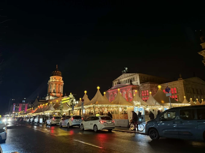 TIN NÓNG BERLIN: Cảnh sát tăng cường kiểm tra trước thềm Giáng sinh và đón năm mới.