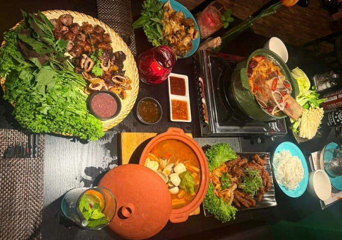 THƯ MỜI ĐÓN GIÁNG SINH TẠI: Nhà hàng RiceAndShine (Ngày 24 và 25.12.2025)