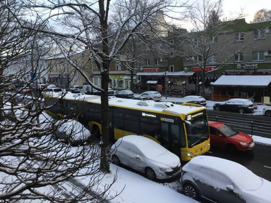 Bão mạnh gây mất điện diện rộng và gián đoạn hàng không tại nhiều nước châu Âu