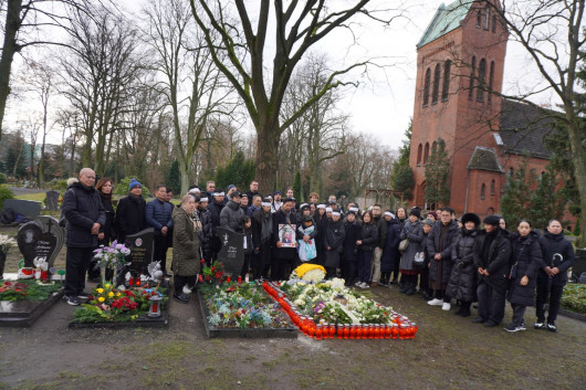 Video: LỄ AN TÁNG CHÁU VÕ QUỐC ANH TẠI BERLIN
