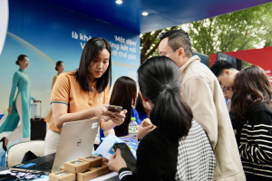 Vietnam Airlines chung tay viết nên hành trình hạnh phúc tại Vietnam Happy Fest 2025