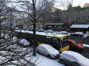 Bão mạnh gây mất điện diện rộng và gián đoạn hàng không tại nhiều nước châu Âu