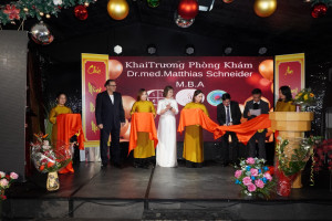 ALBUM:  TỌA ĐÀM CHUYÊN ĐỀ TRỊ LIỆU ĐÔNG TÂY Y & KHAI TRƯƠNG PHÒNG KHÁM TẠI BERLIN