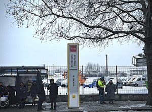 TIN VUI TỪ BERLIN: BẾN TÀU ĐIỆN TRƯỚC CỔNG TTTM ĐỒNG XUÂN CHÍNH THỨC MANG TÊN “HERZBERGSTR. – DONG XUAN”
