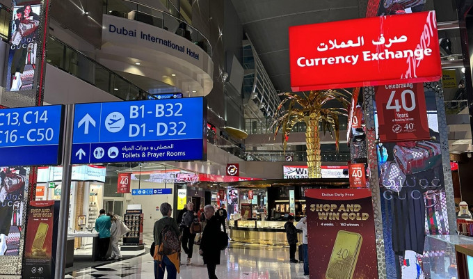 BERLIN: “Tai nạn thang cuốn” ở Ga Trung tâm - Khi sự đình trệ trở thành bình thường