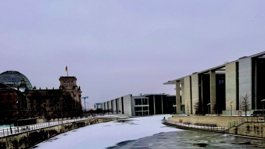 CẢNH BÁO TAI NẠN DO BĂNG TUYẾT: Gây khó khăn cho lực lượng cứu hộ và bệnh viện Berlin