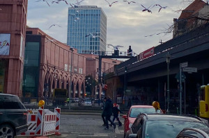 BERLIN: Bắn người bị thương nặng khi đang ngồi trong xe ô tô -Chuỗi các vụ bắn liên tiếp gây lo ngại