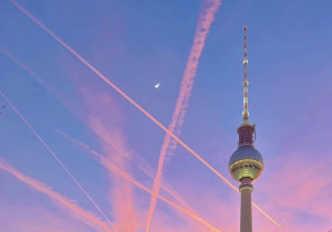 TIN ĐỨC: Thiếu niên 17 tuổi rượt đuổi cảnh sát - TIN PHÁP: Hỗn chiến tại hội chợ Paris (Sốc)