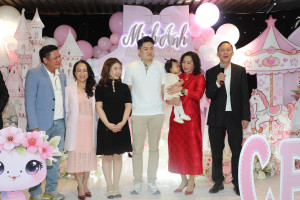 MỪNG BÉ MINH ANH TRÒN 1 TUỔI TẠI BERLIN