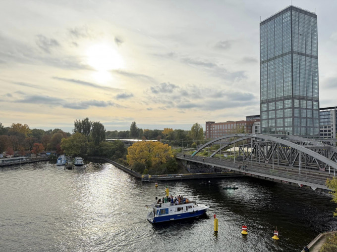 CẦU ELSENBRÜCKE SẮP MỞ LẠI: Giao thông Berlin dần "thở dễ hơn"