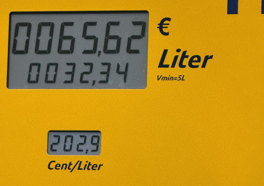ĐỨC: Ba bang đề xuất đánh thuế “lợi nhuận vượt trội” với các tập đoàn dầu khí
