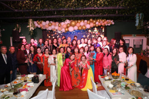 HỘI PHỤ NỮ ĐỒNG XUÂN BERLIN TƯNG BỪNG KỶ NIỆM NGÀY QUỐC TẾ PHỤ NỮ 8/3