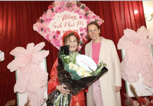 HAI QUÊ HƯƠNG - MỘT ĐỜI NGƯỜI - Thơ Đoàn Hải Bến, Hof