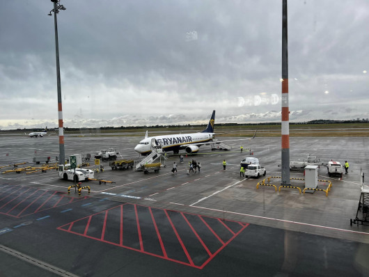 Lufthansa: Hành khách sẽ không còn được mang theo vali xách tay miễn phí