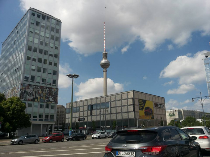 TIN BERLIN: Ngày càng ít người mua ô tô mới – nhưng xe điện và xe cắm trại lại tăng mạnh
