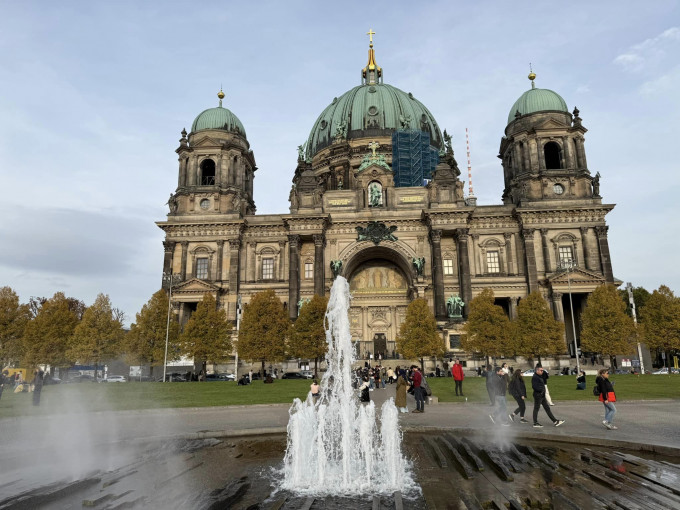 BERLIN: Đối mặt đợt nắng nóng đầu tiên của mùa hè; Nhiệt độ cảm nhận có thể lên tới 38°C