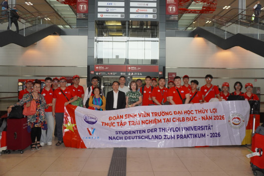 Đón 17 sinh viên Trường Đại học Thủy Lợi tại sân bay Berlin BER: Khởi đầu hành trình thực tập và trải nghiệm mùa hè tại Đức