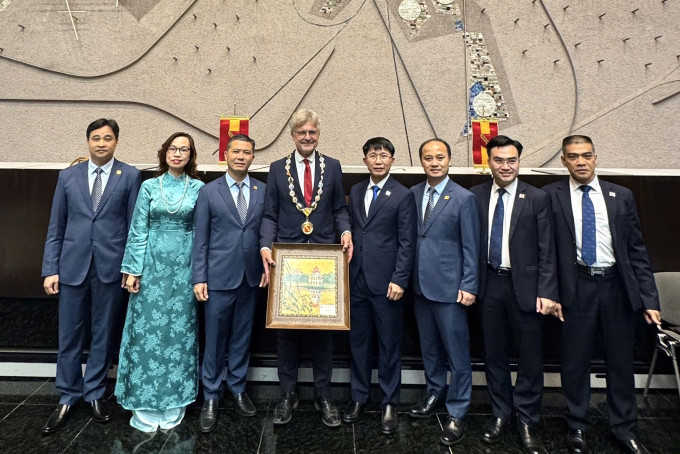 VDB nhận Giải thưởng Đổi mới sáng tạo xuất sắc tại Hội nghị Tài chính bền vững toàn cầu 2026.