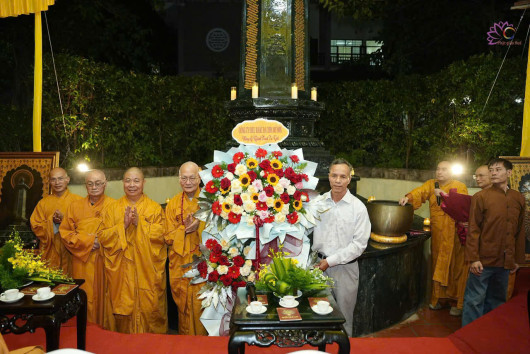 Ban Văn hóa Trung ương khánh thành Trụ Kinh Chuyển Pháp Luân đầu tiên tại Huế