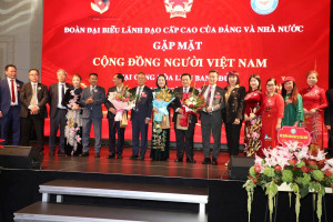 ẤM ÁP TÌNH QUÊ HƯƠNG: LÃNH ĐẠO CẤP CAO GẶP GỠ CỘNG ĐỒNG NGƯỜI VIỆT TẠI BERLIN